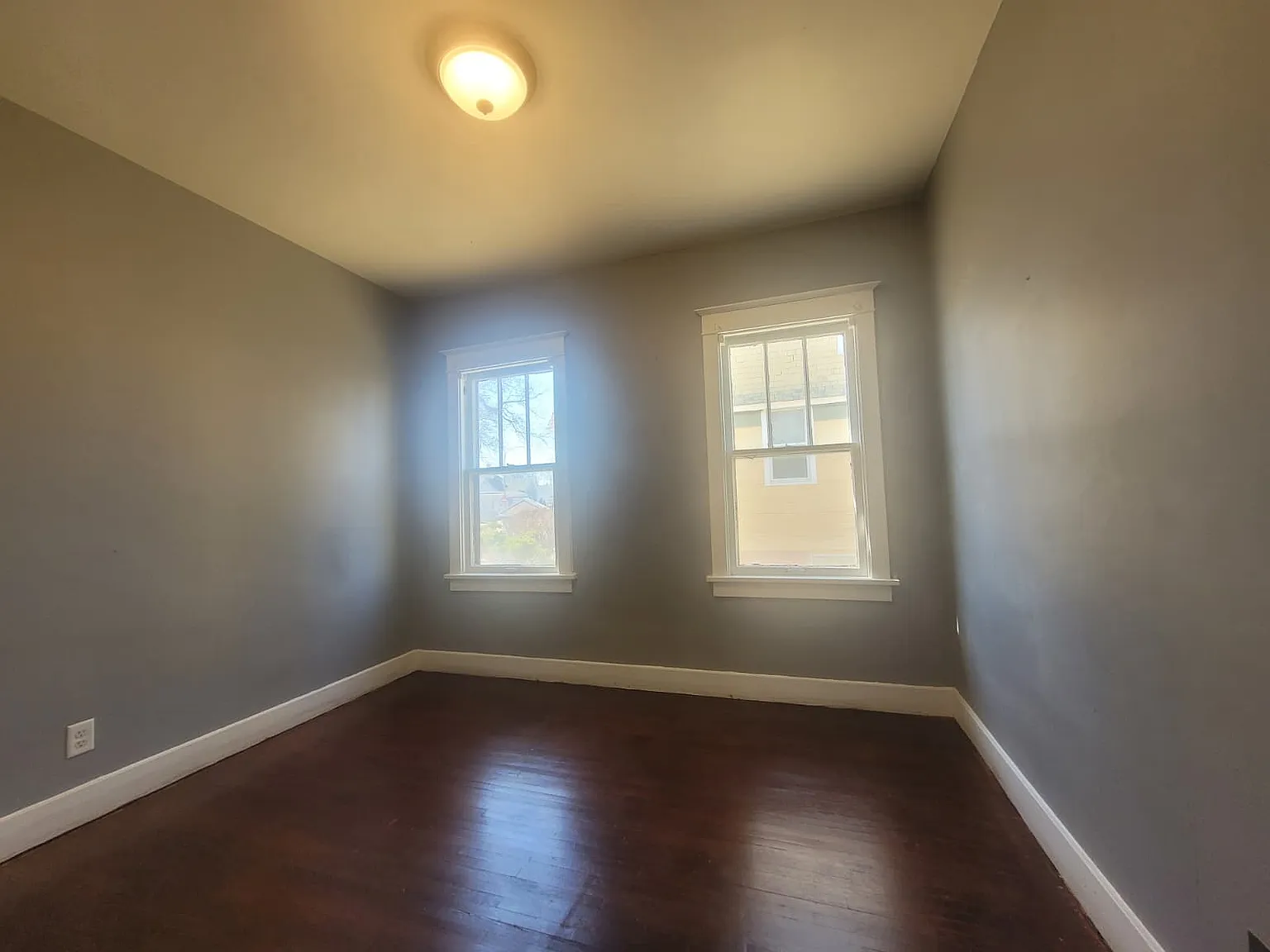 3 bed, 1000 sqft, $1,575 — Photo 4