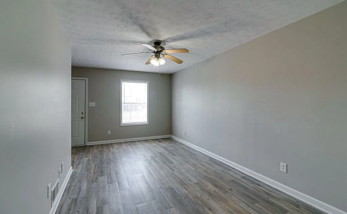 2 bed, 1.5 bath, 1000 sqft, $900 — Photo 4