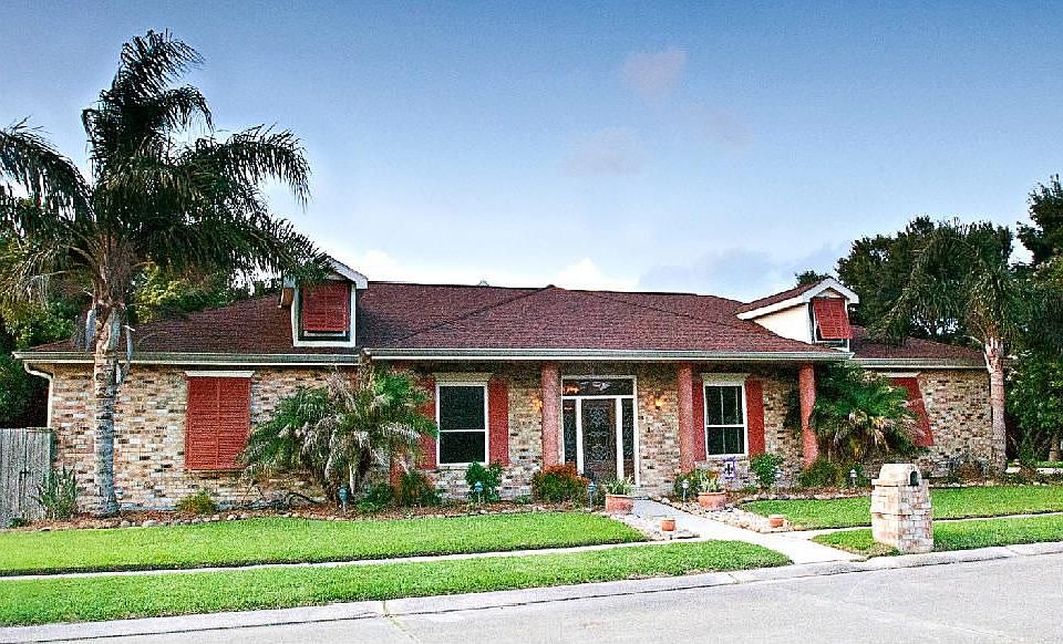 1st image of 12 Woodlake Blvd