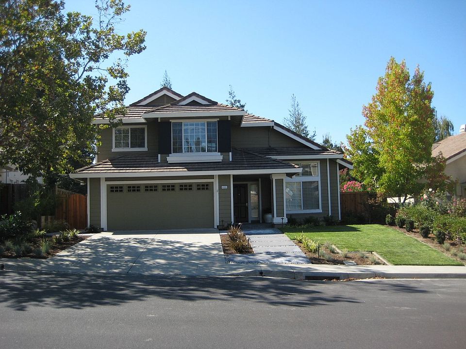 1st image of 409 Skycrest Dr