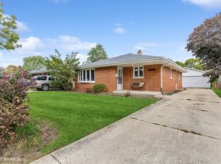 2029 Linden Ave, Waukegan, IL 60087