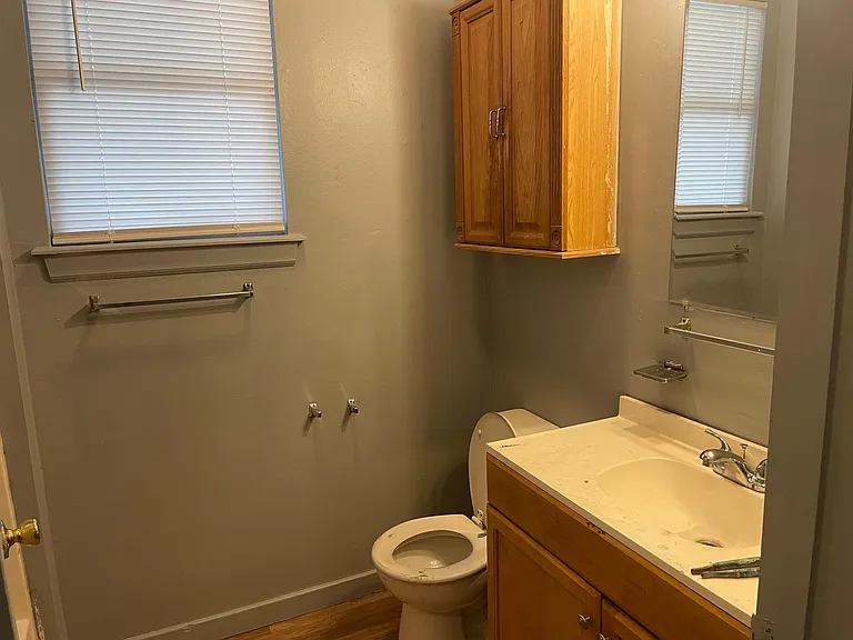 411 Washington St — Photo 8