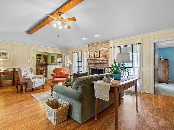 5th image of 1009 Briarcliff Dr