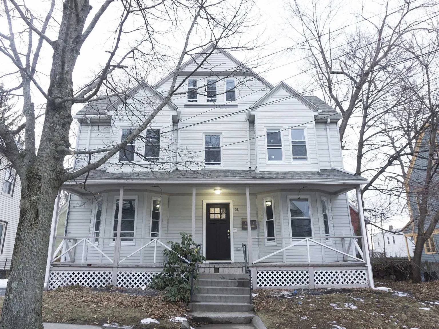 4 bed, $4,400 — Photo 1