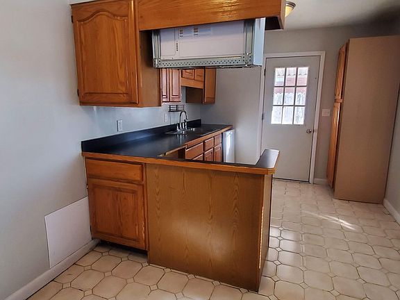 3rd image of 2125 Arthur Ave