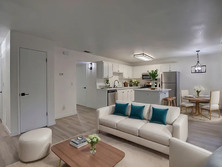 St. George Apartments — Photo 34