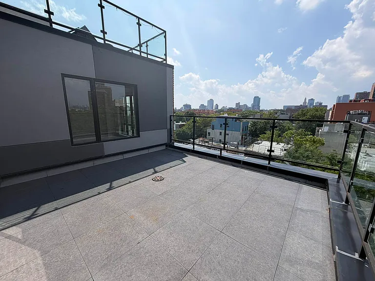 311 Franklin Ave #6A — Photo 8