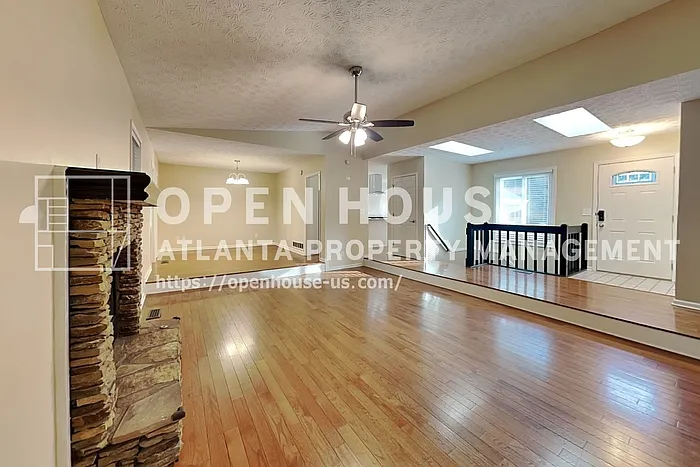 6187 Brookside Ln — Photo 4