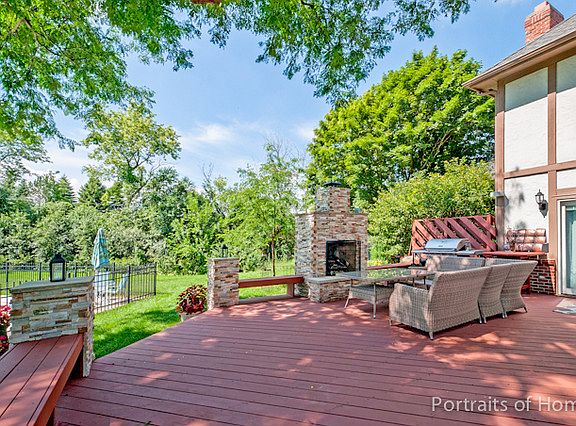 2nd image of 1S511 Cantigny Dr
