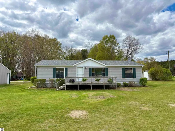 1973 Midway Dr, Weidman, MI 48893