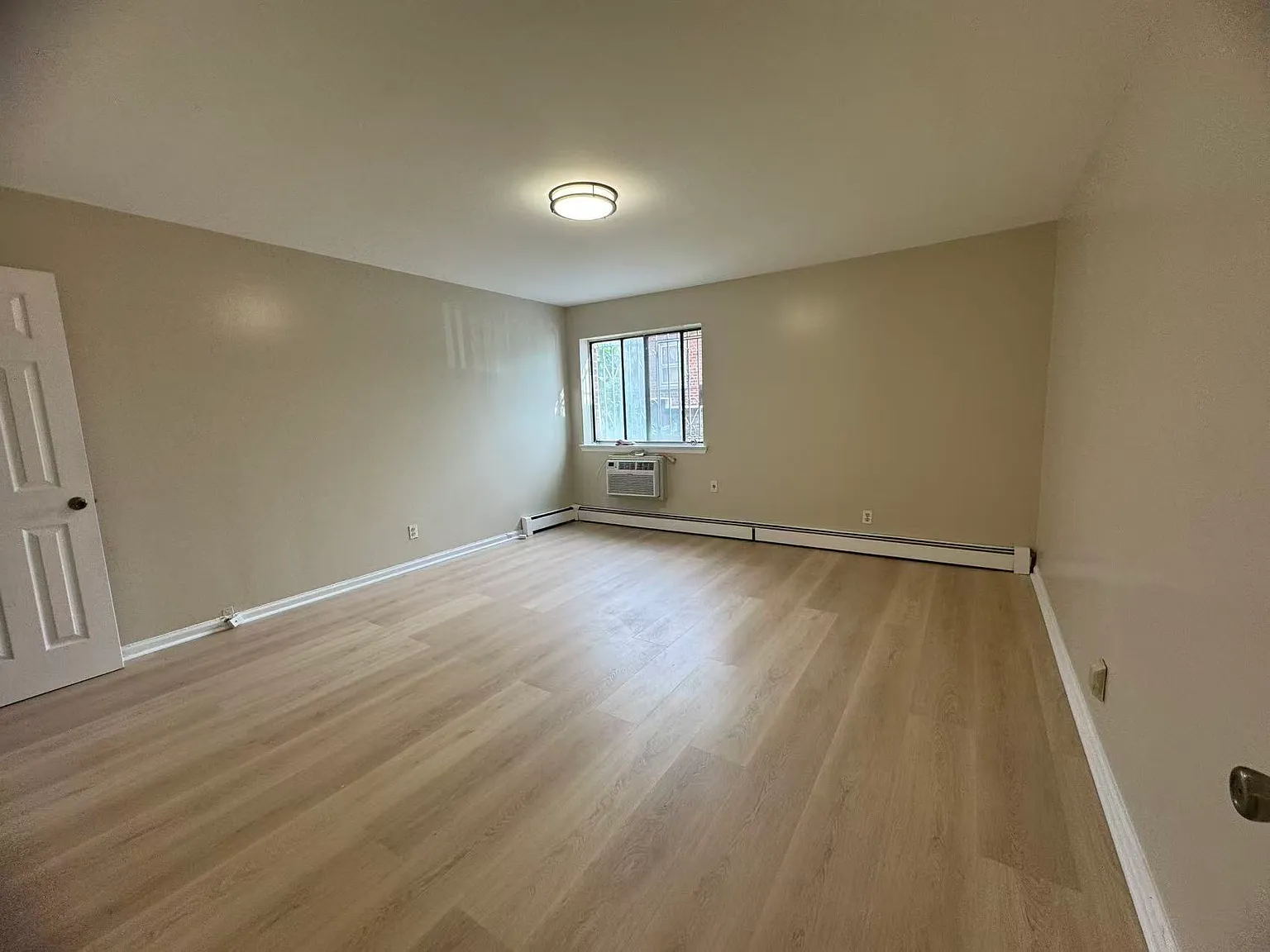 2870 Wilkinson Ave — Photo 4
