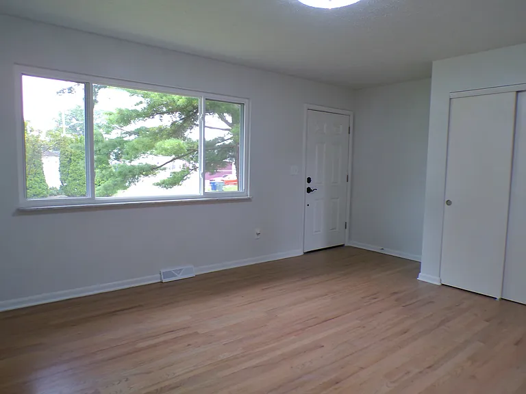 2066 Holt Ave — Photo 7
