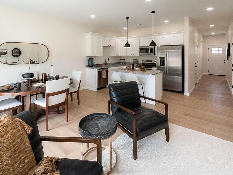 Strawberry Meadows Townhomes — Photo 4