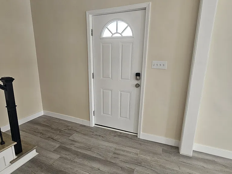507 E Water St — Photo 14