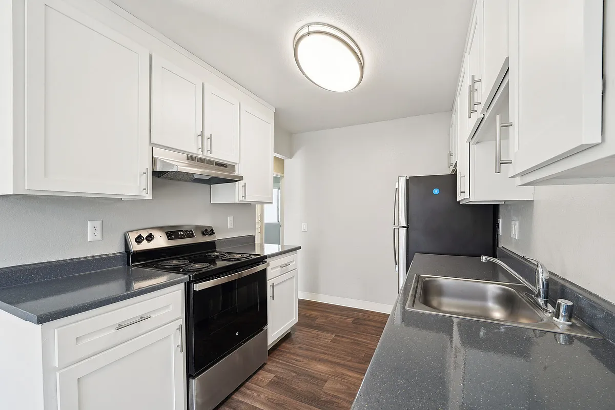 Building Photo - Kentwood Apartments