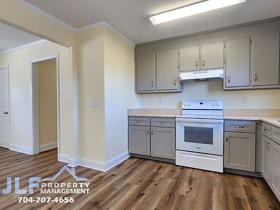 5th image of 304 Crescent St APT 1