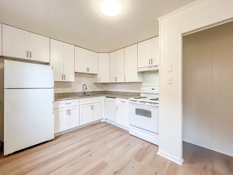 7 Fox Hill Dr #7 — Photo 7