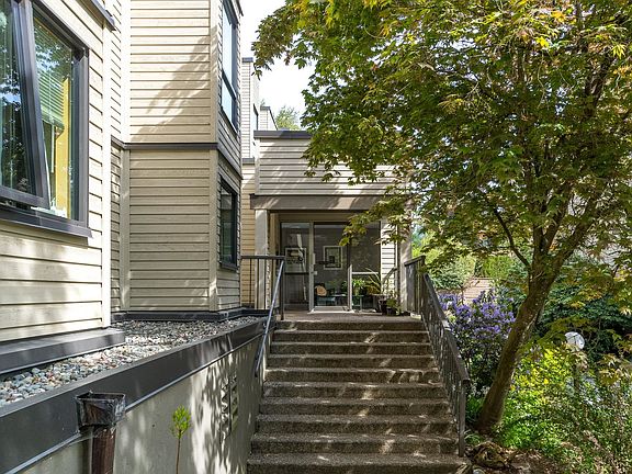 3rd image of 3275 Mountain Hwy #212