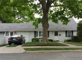 132 Brixton Rd S, West Hempstead, NY 11552