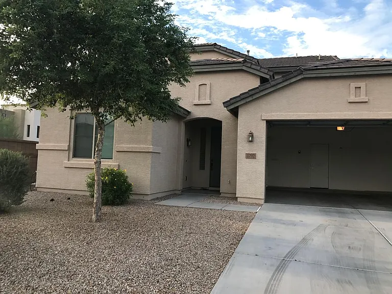 1792 W Homestead Dr — Photo 1