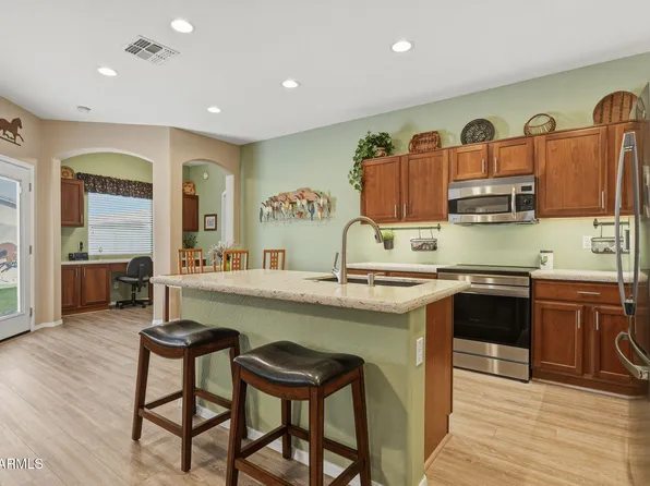 332 W SEVEN SEAS Drive, Casa Grande, AZ 85122