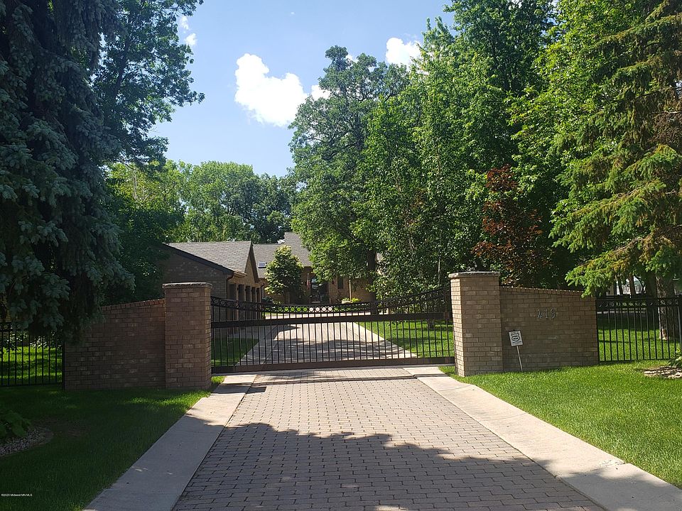 1st image of 419 N Shore Dr