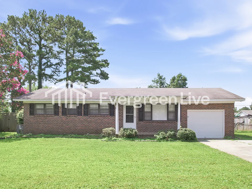 317 Robin Rd SW