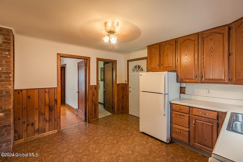 4th image of 1413 Midline Road
