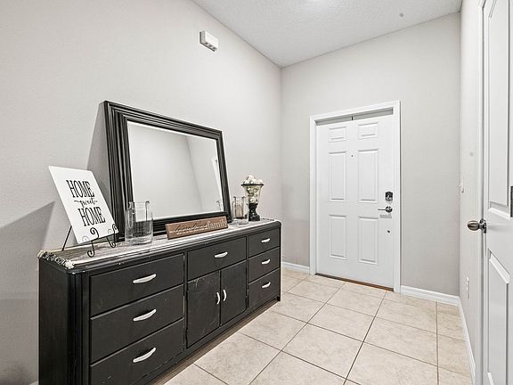 4th image of 9636 Pembrooke Pines Dr