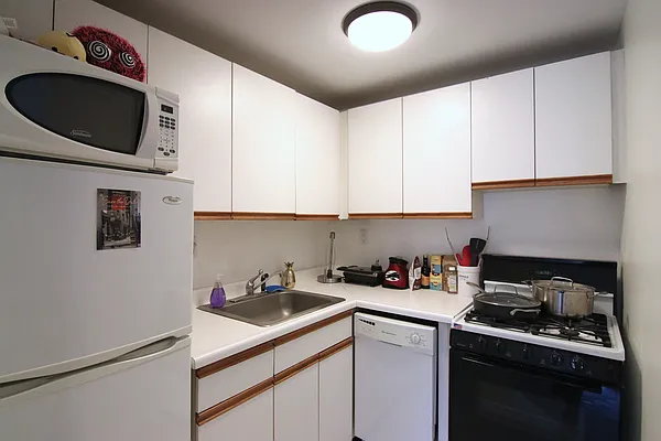 Rented by Compass | media 9