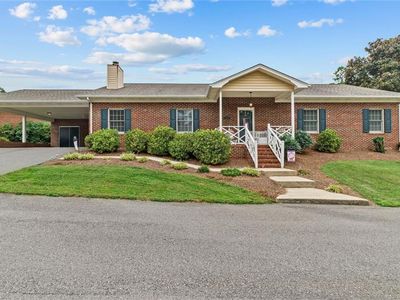 2029 N Main St, Mount Airy, NC, 27030