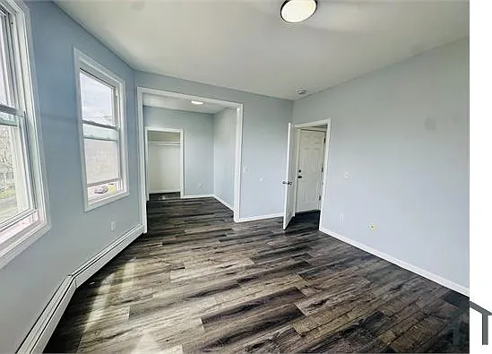 3 bed, 1068 sqft, $2,500 — Photo 2