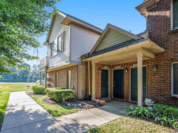 12129 Hidden View Ct, Utica, MI 48315