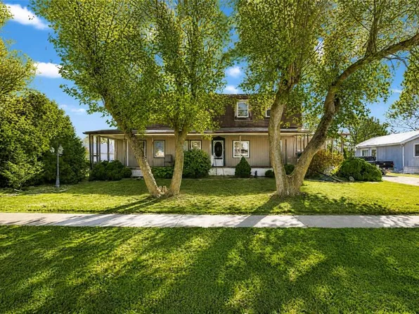 1363 Main St, Saint Clair, ON N0N 1H0
