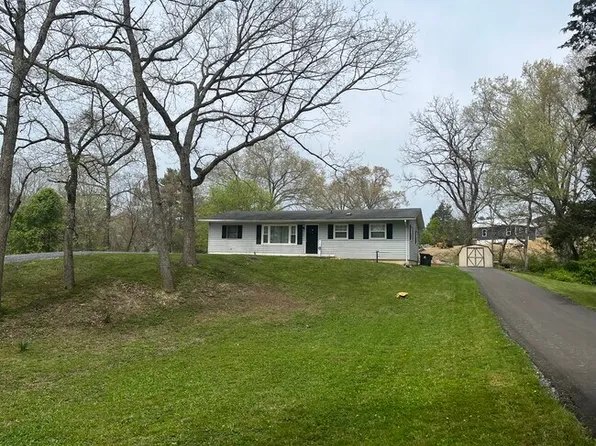 117 Blue Friday Rd, Gray, TN 37615