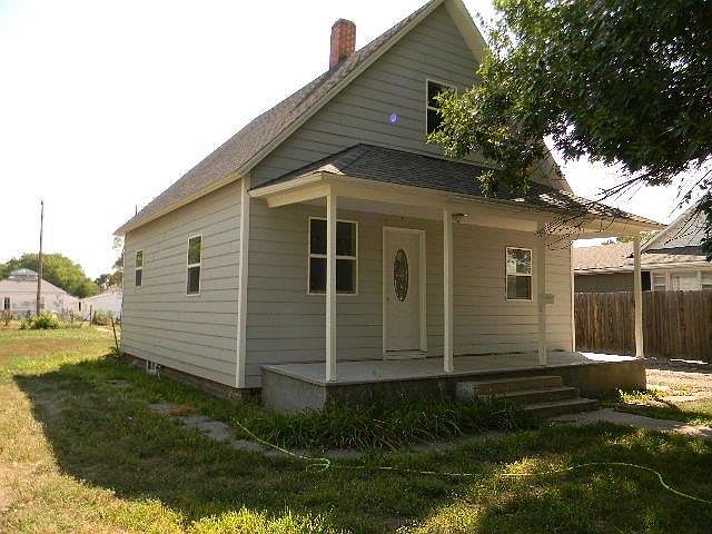 1st image of 706 W 11th St