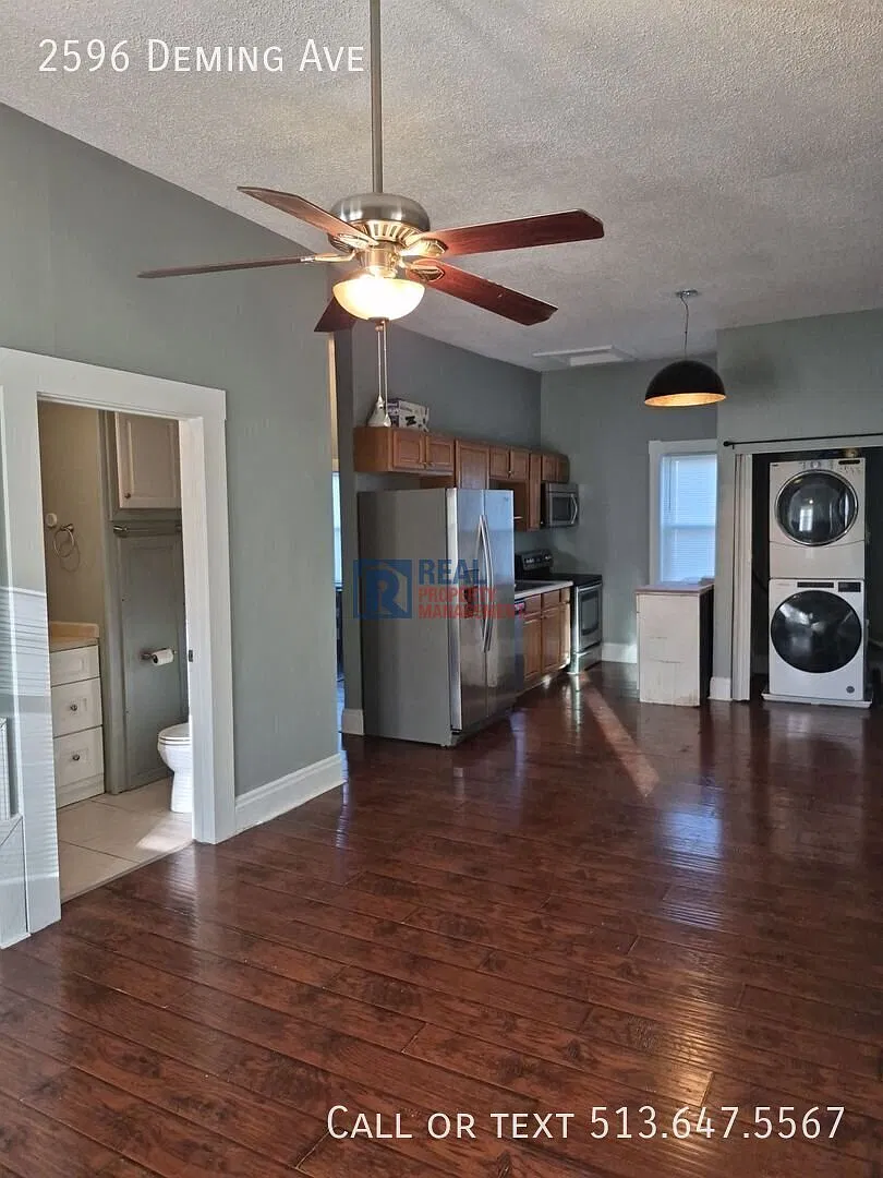 Charming 3-Bedroom Home with Fenced Yard in Columbus! — Photo 3
