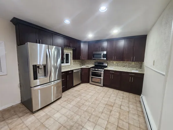 122 Jewett Avenue image 11 of 16