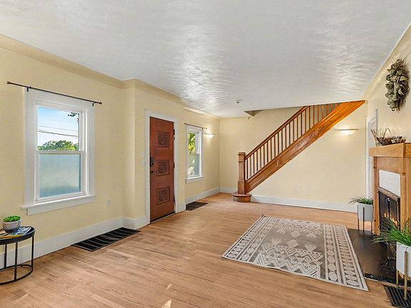 4th image of 424 W Cork St