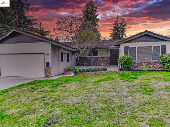 17957 Rockhurst Rd, Castro Valley, CA 94546