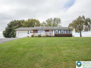 889 Bushkill Center Rd, Nazareth, PA 18064