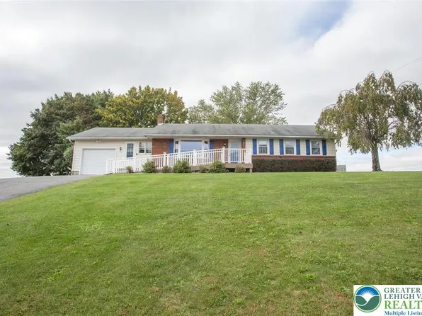 889 Bushkill Center Rd, Nazareth, PA 18064