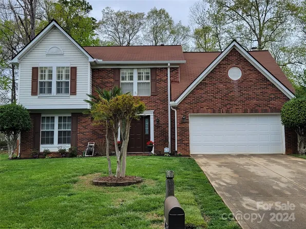 10324 Shelter Rock Ct, Charlotte, NC 28214