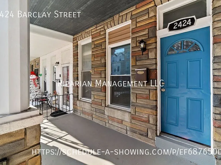 2424 Barclay St — Photo 1