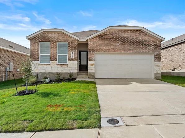 2323 Fort Davis Pass, Marion, TX 78124