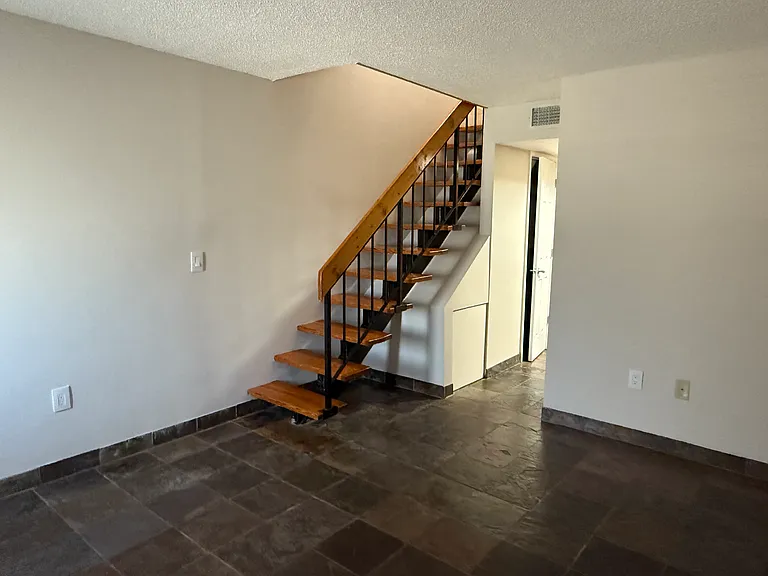 5365 Palm Ave #15 — Photo 4