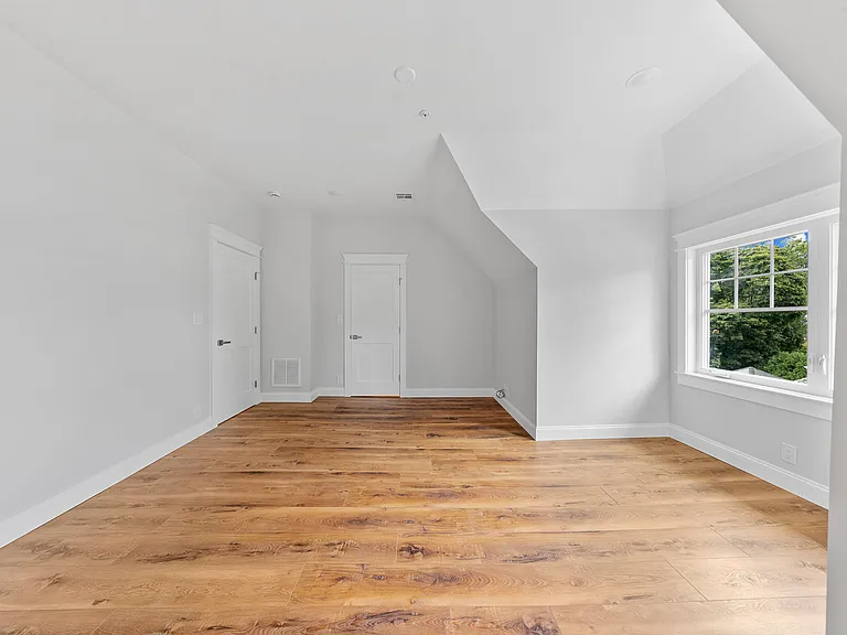 389 Spring Ave #C — Photo 22