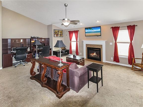 4th image of 3855 Druze Ave