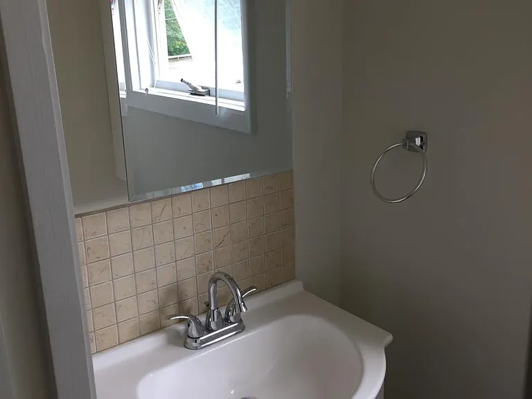 52 Hotchkiss St — Photo 6