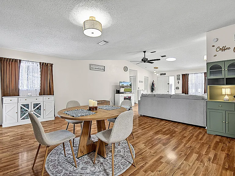 4 Zanzibar Balsan Ct — Photo 21